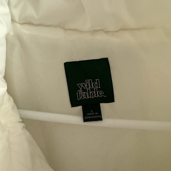 White Puffer Jacket - Picture 5 of 5